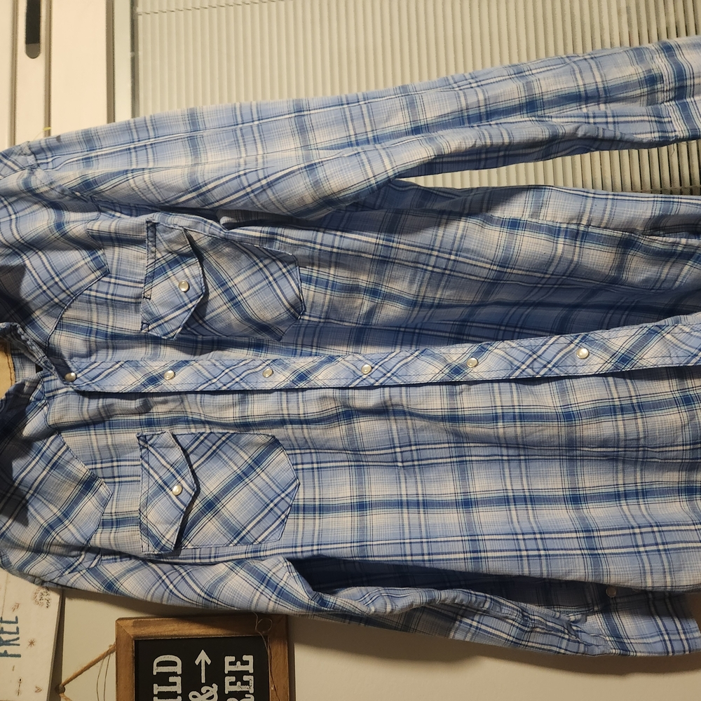 Wrangler Women's Flannel-Size: Medium
